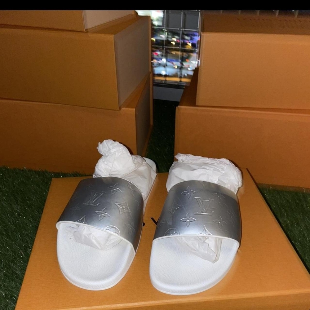 Louis Vuitton Men's White and Grey Slides